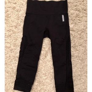 🦈Gymshark Energy +Seamless Black Cropped Leggings